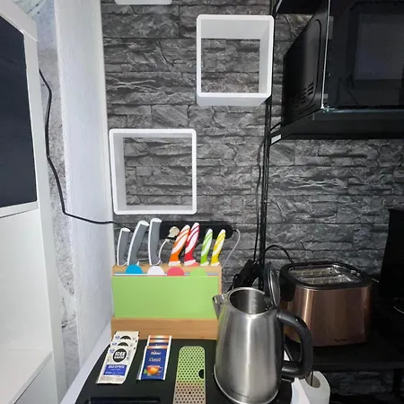 Barbarosa 6 Koenigstaedten Opel-airport-messe Naehe شقة