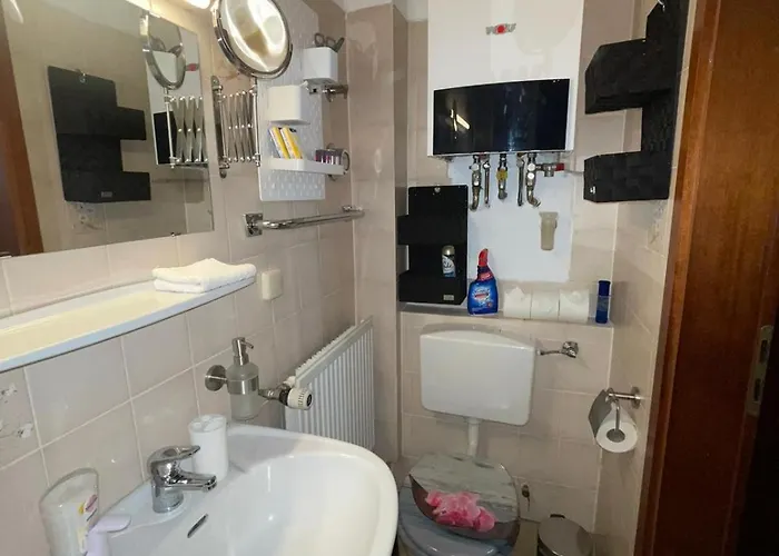 Barbarosa 6 Koenigstaedten Opel-airport-messe Naehe Apartmán